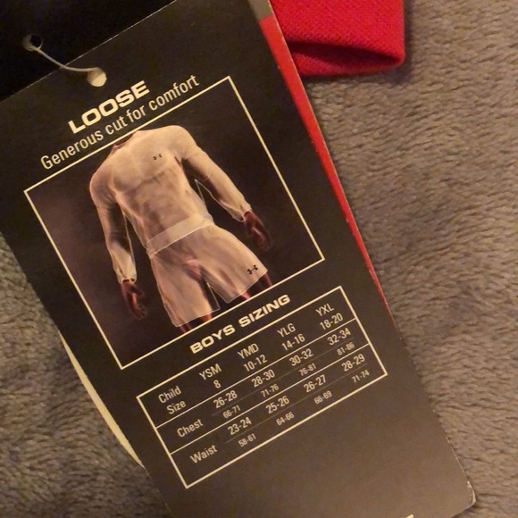 New Under Armour Youth Sleeveless Training Gear - Picture 3 of 3